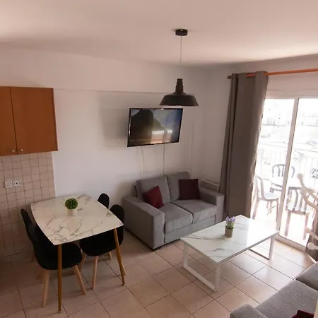 Amelia Two Bedroom - 202 Пафос