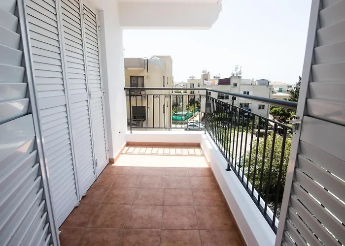 Amelia Two Bedroom - 202 Apartmán *