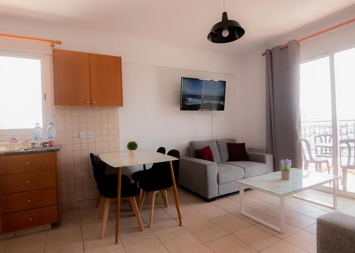 Amelia Two Bedroom - 202 Apartmán *